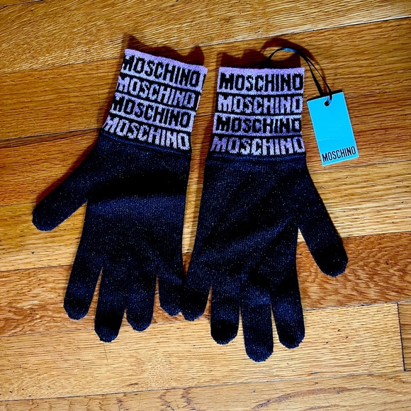Moschino Accessories - NWT Moschino Logo Gloves